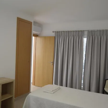 Moradia Nova E Completa A 350 Mtrs. * Вила-Нова-де-Касела